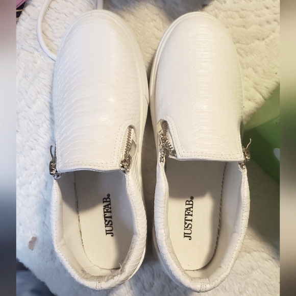 JustFab White Snake Skin with Gold Zipper Slip on Sneakers - Picture 1 of 1